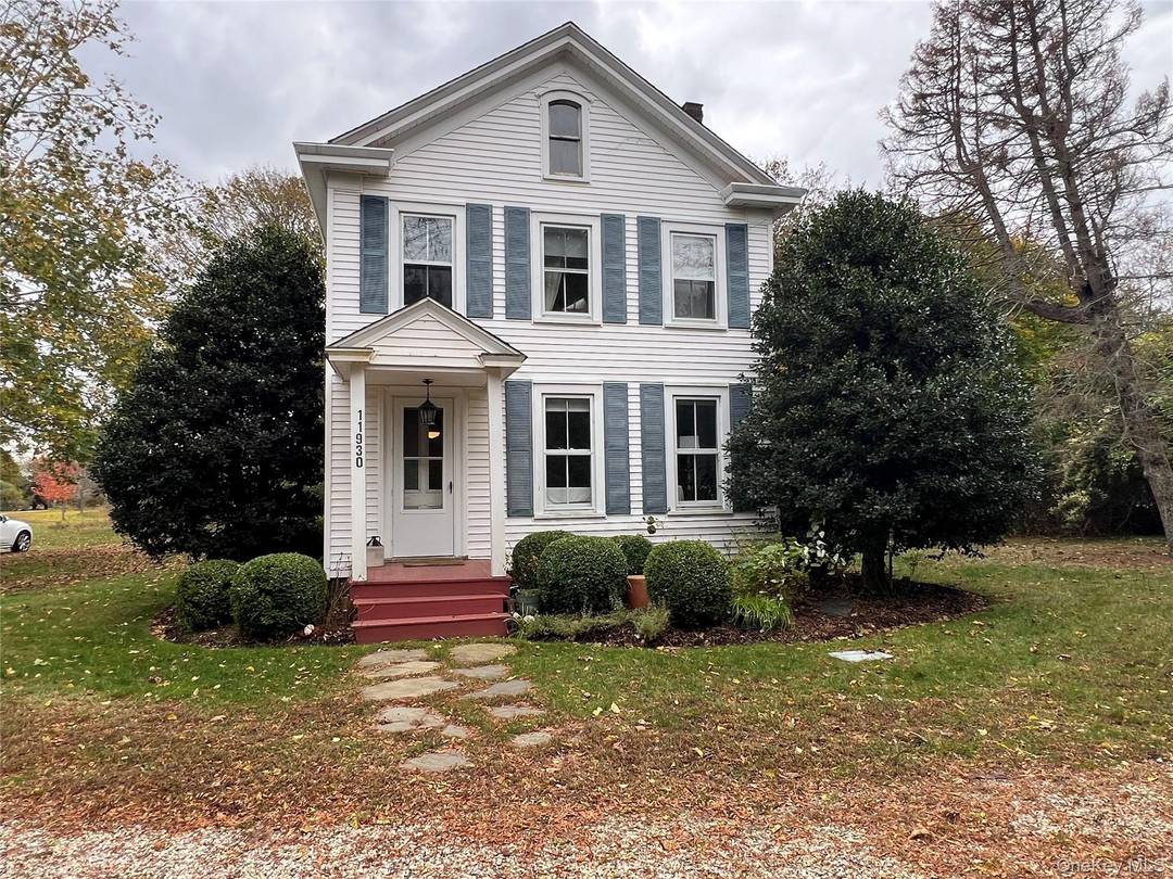 Beautiful Views, Access to Semi Private Beach.