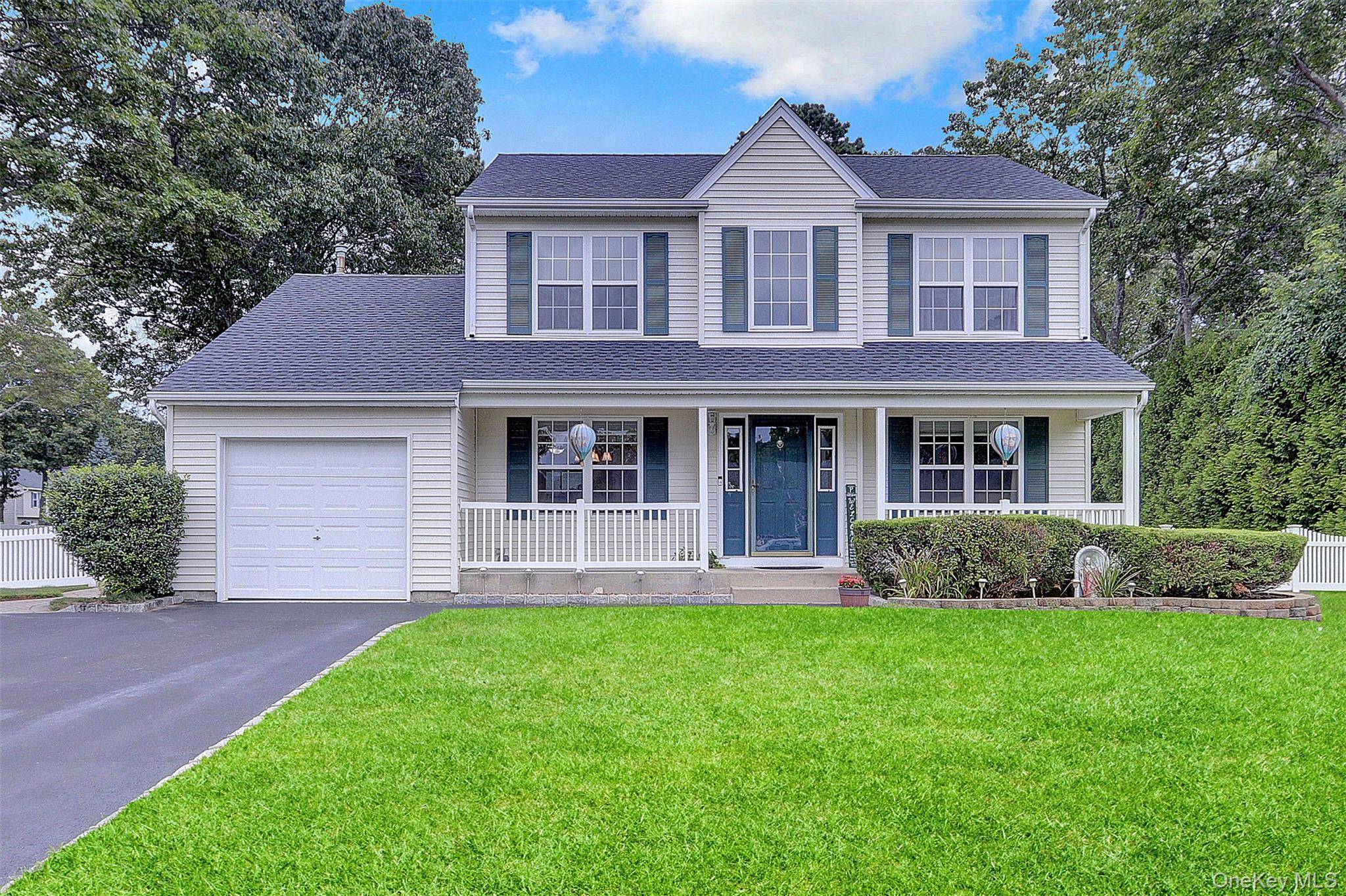Welcome to 17 Beach Plum Ln.