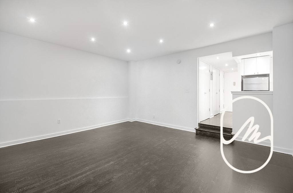 True North Flatiron 27 is at 27 West 16th Street, a block and a half from Union Square, where Flatiron meets Chelsea.