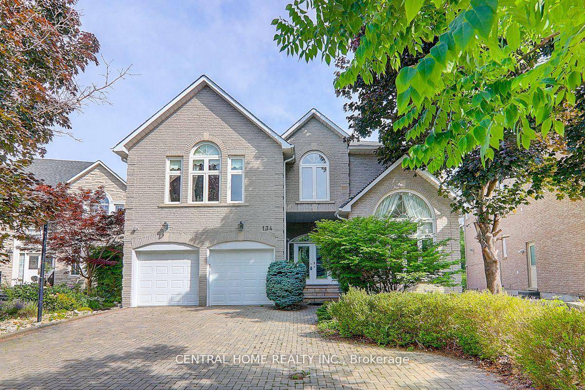 Premium Luxury Stunning Home Located On Most Desirable St In Thornhill For Lease.