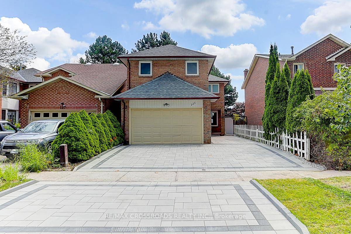 Rarely Offered Fully Renovated 5 Bedrms Home In Thornhill Open Concept Home Brighten Up W Lots of Natural Lights 1 Yr New Kit W Chef Collection of Apps Lots of ...