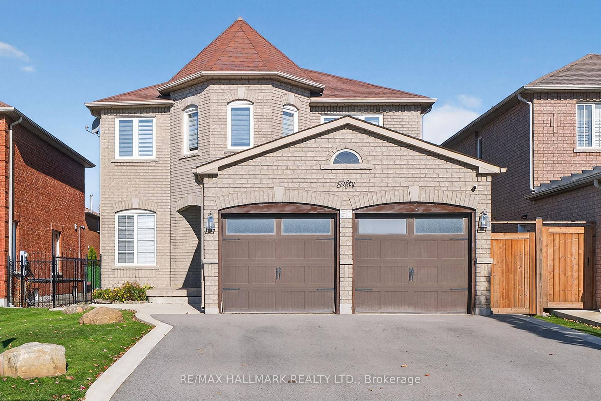 Wow Absolutely Stunning Large Family Home Nestled In The Heart of Prime East Woodbridge !