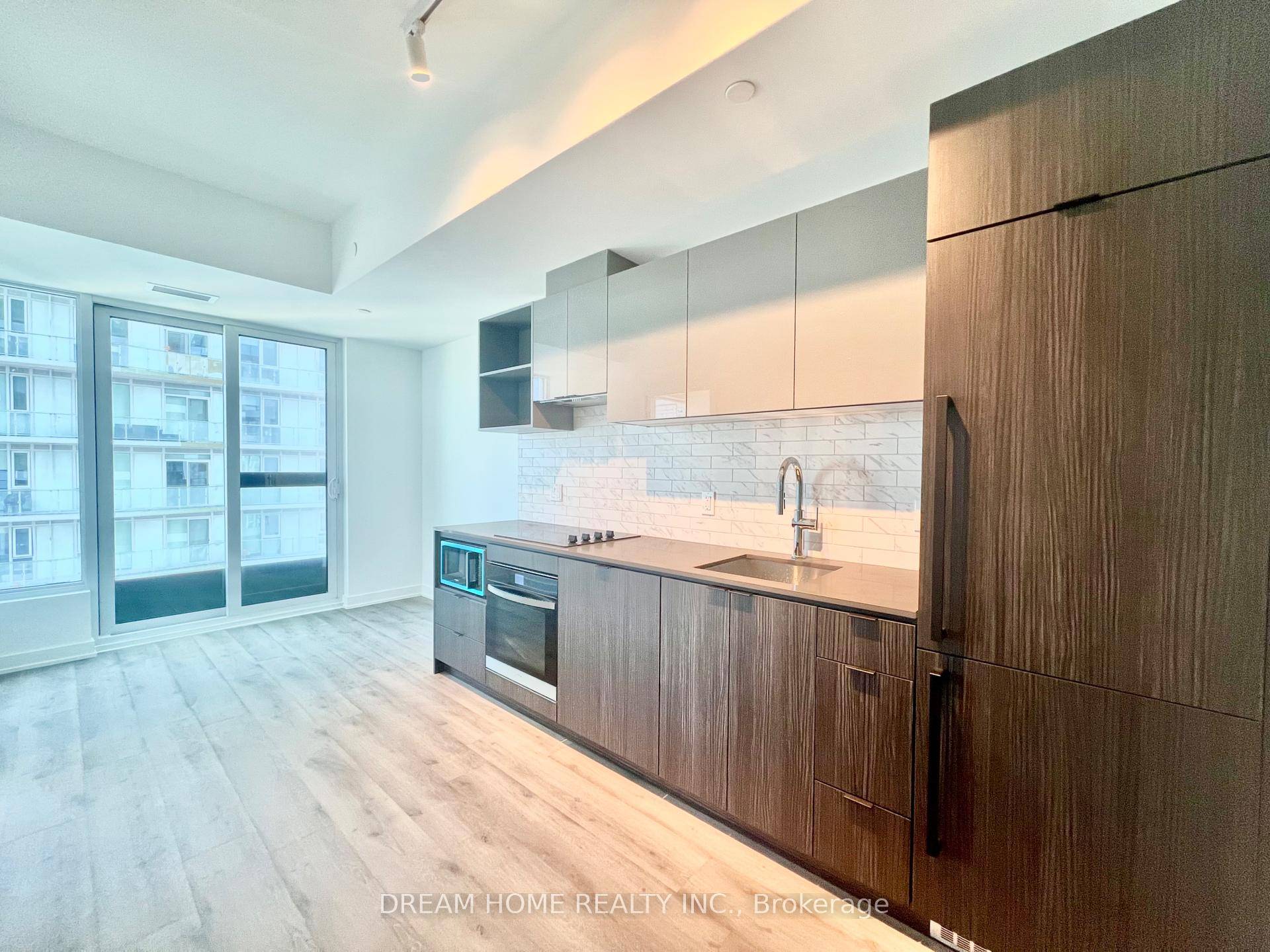 Welcome to this brand new 1 1 bedroom, 2 bath condo at 252 Church St, perfectly located in the vibrant heart of downtown Toronto.