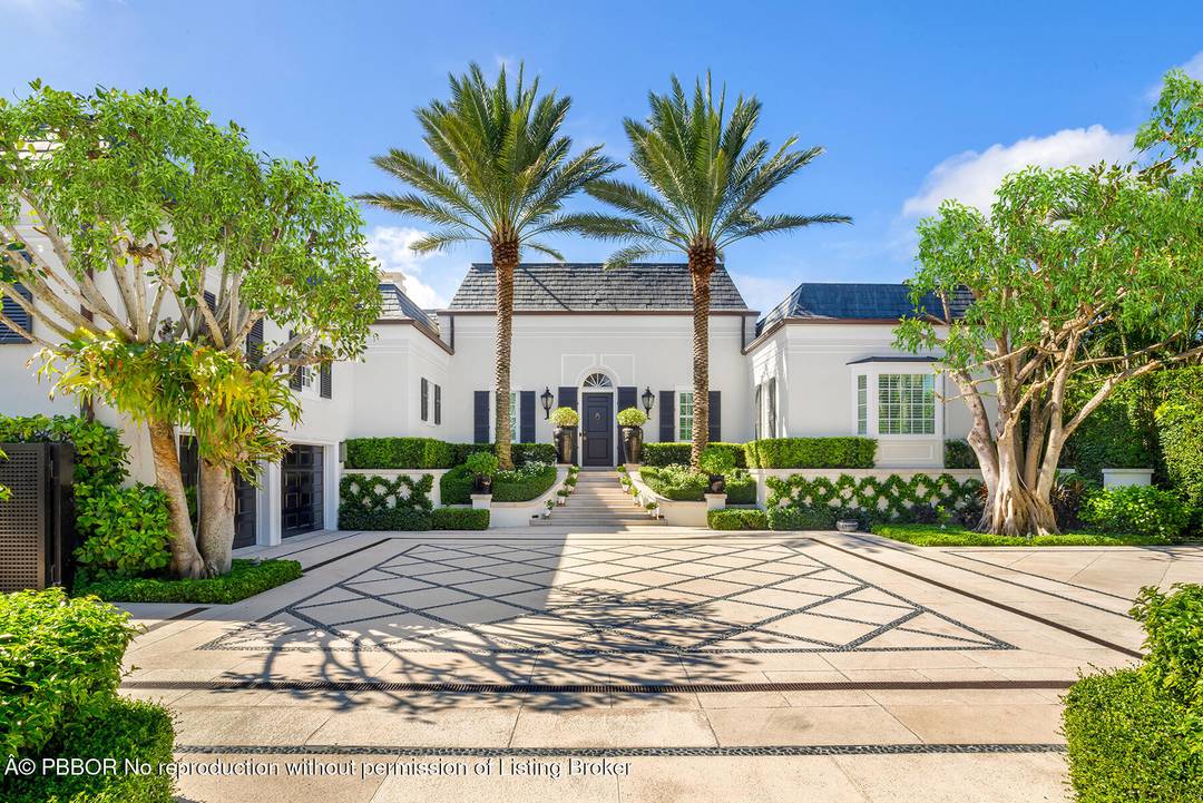 Tucked away on one of Palm Beach's most coveted cul de sacs and just a short stroll from the vibrancy of town, 134 Casa Bendita is a turn key and ...