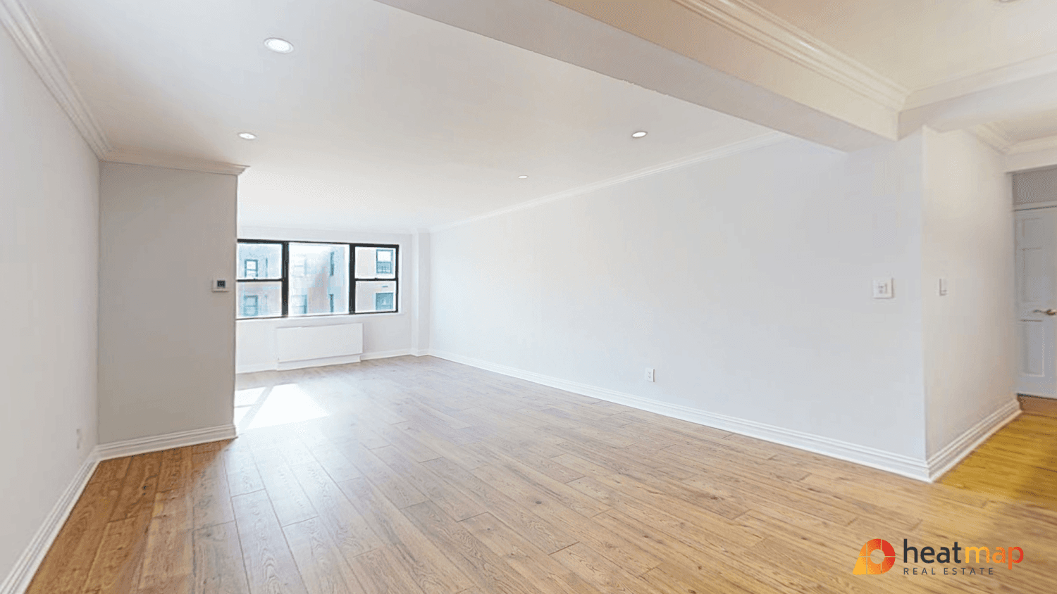 This expansive, nearly 1, 000 sq.