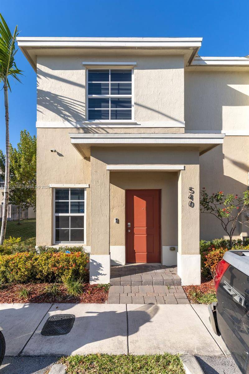 Community Pool. Discover this 2020 built 2V 2.