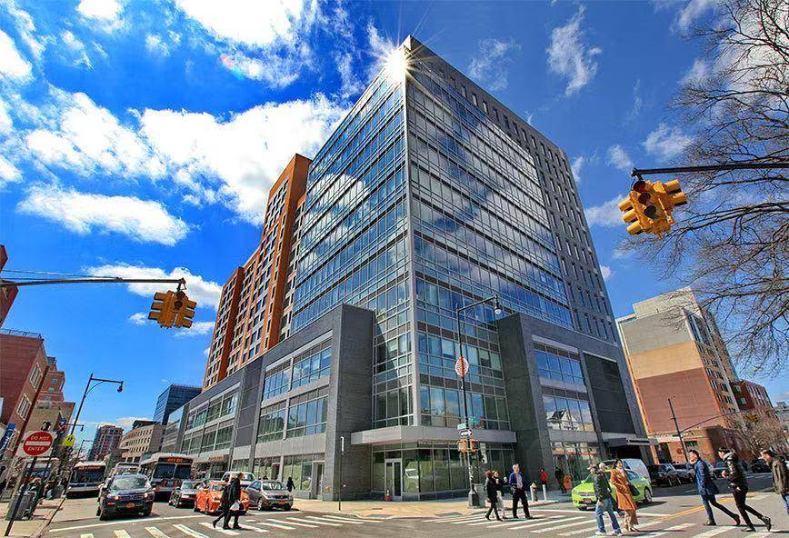 Stunning 3BR 3BA penthouse at Flushing Commons, located in the heart of Flushing.