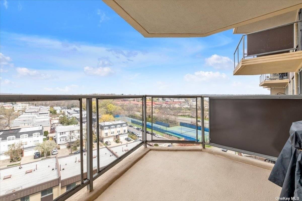 Welcome to The Towers at Water's Edge in Bayside !