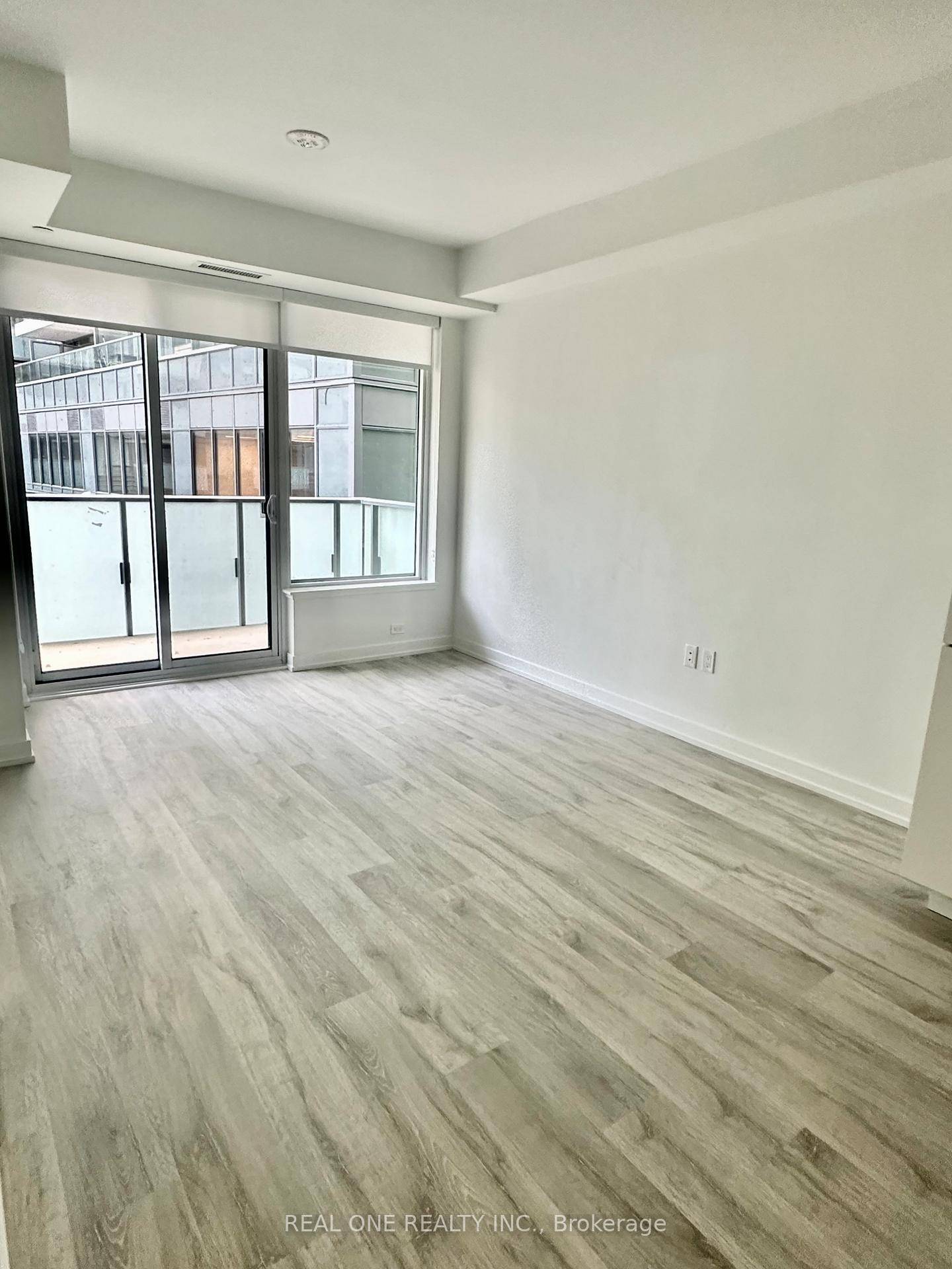 Newly built 1 bedroom 1 bathroom unit at North York prime location M2M Condo on Yonge St.