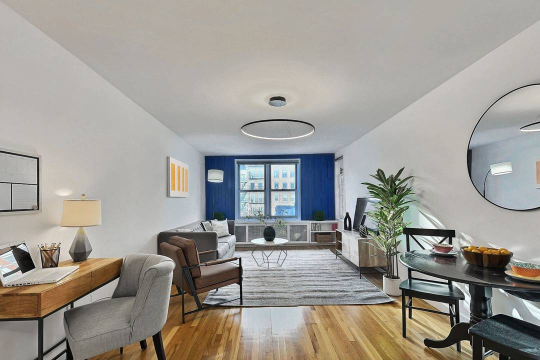 Investor Friendly 1 Bedroom for Sale at 25 West 13th Street, New York City Welcome to your new home in the heart of Greenwich Village !