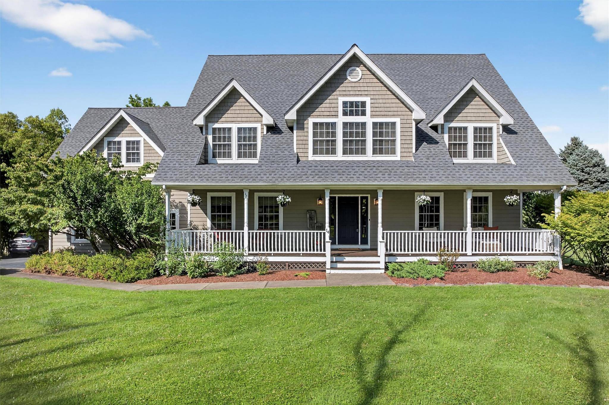Welcome to your dream home in Horizon Farms one of Warwick s most desirable neighborhoods !