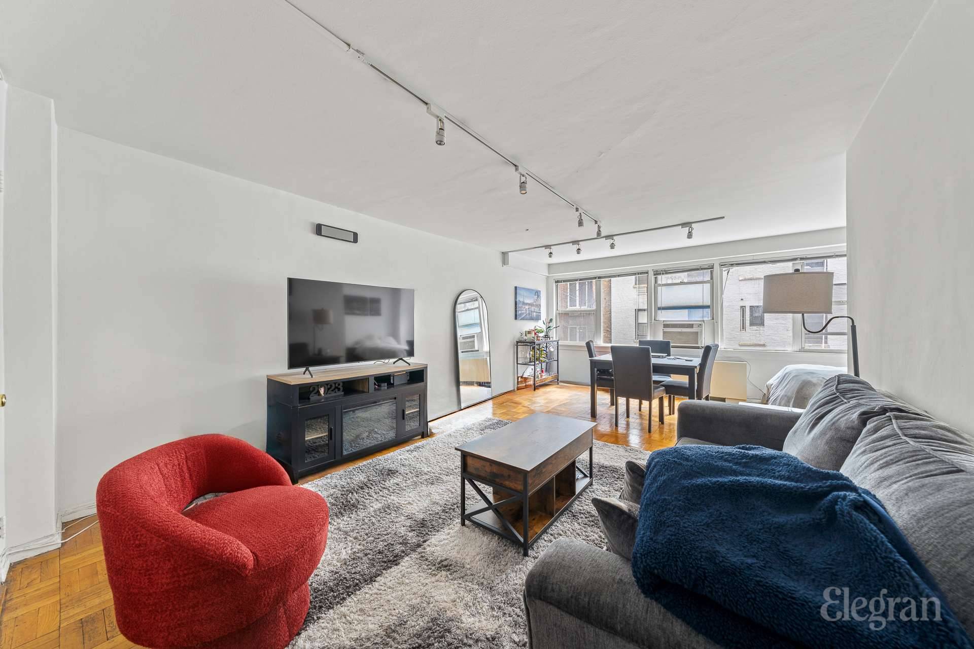 Stunning Bright amp ; Open city view.