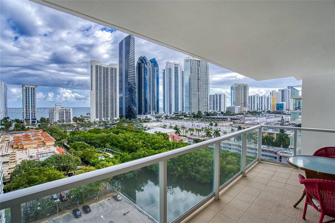Imagine the perfect life in the heart of Sunny Isles Beach !