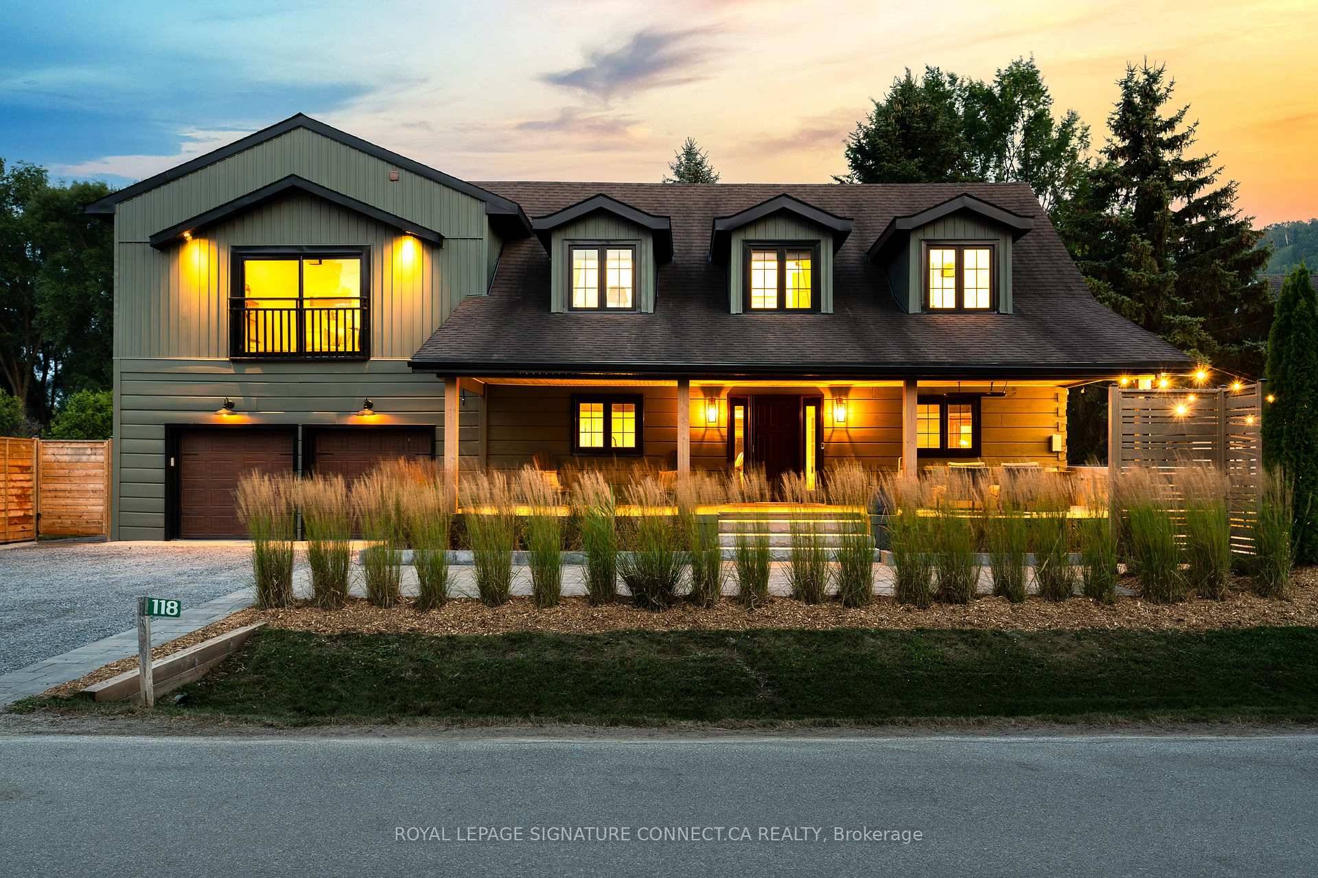 Luxury chalet just steps to Blue Mountains north lifts, Toronto Ski Club, Monterra Golf and Blue Mountain Village.