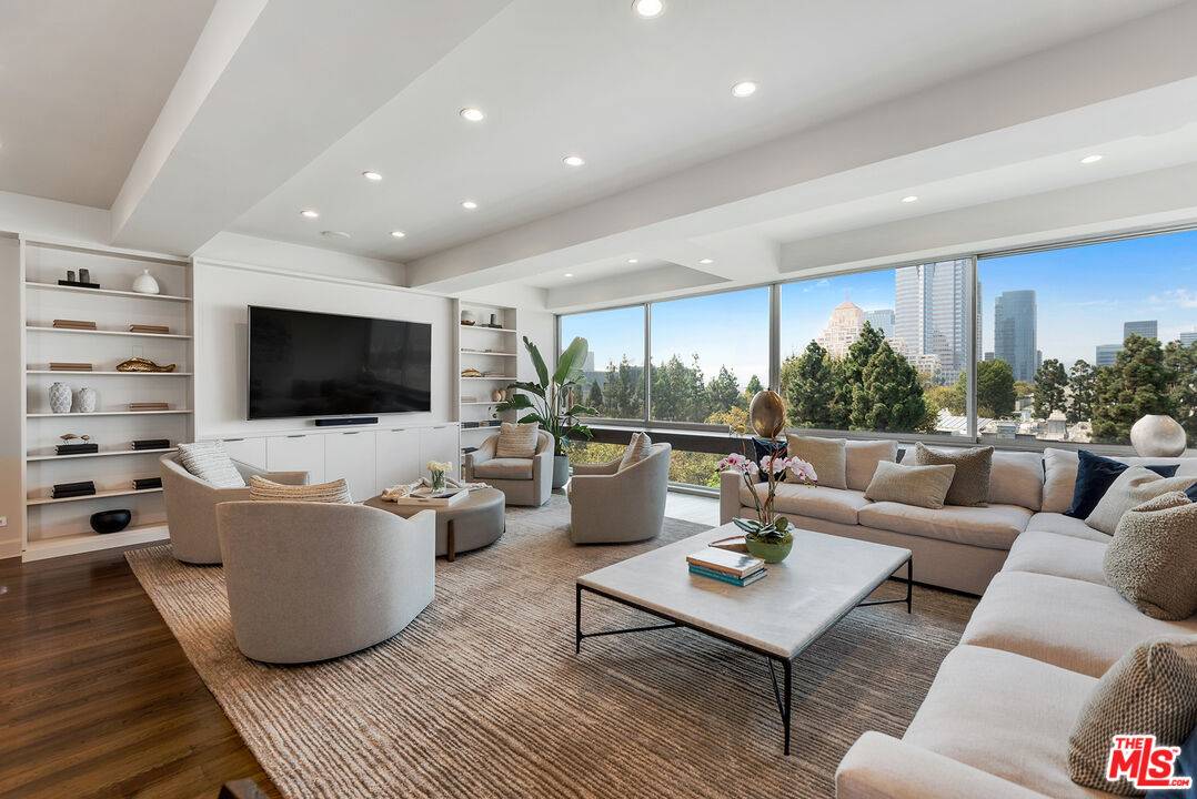 2220 Avenue Of The Stars 2BR Beverlywood La
