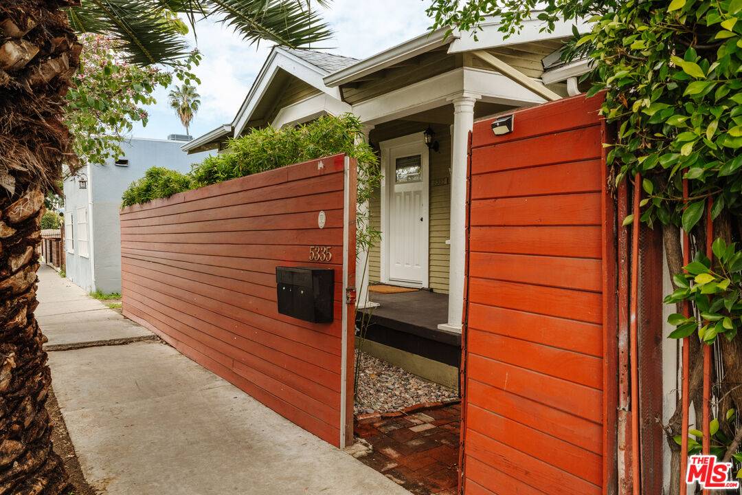 5335   Fountain Ave 2BR La