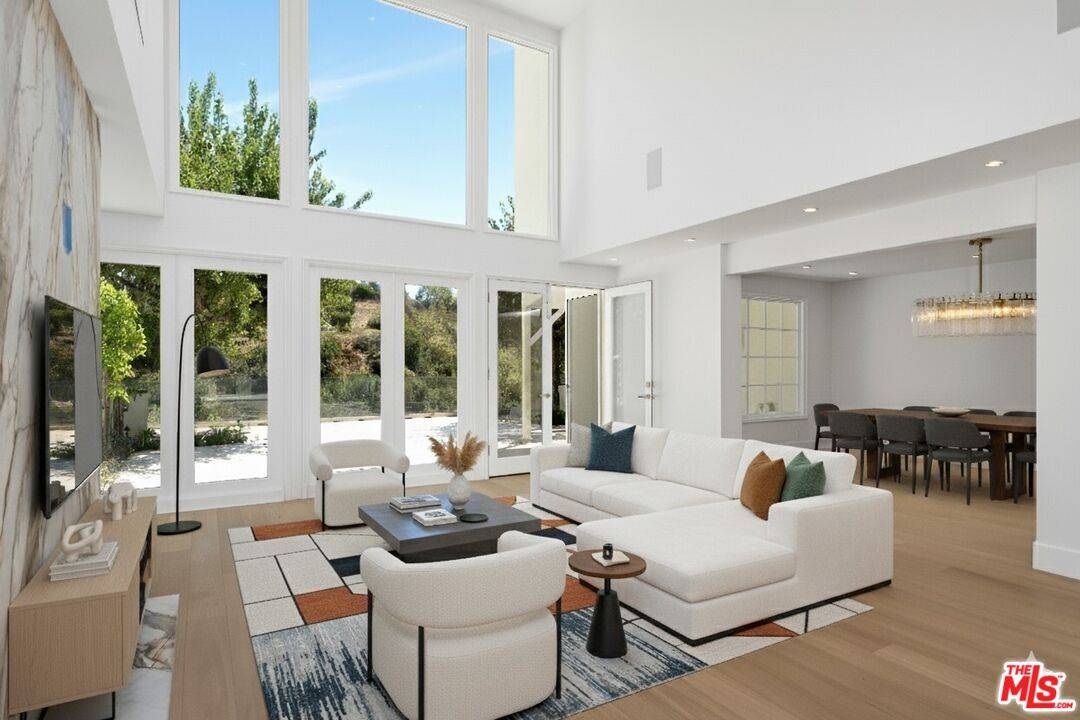 2205   Canyonback Rd 3BR Brentwood La