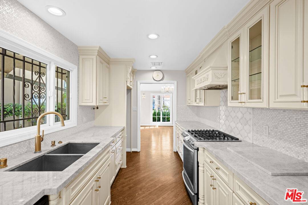 224 S Palm Dr 5BR Beverly Hills La