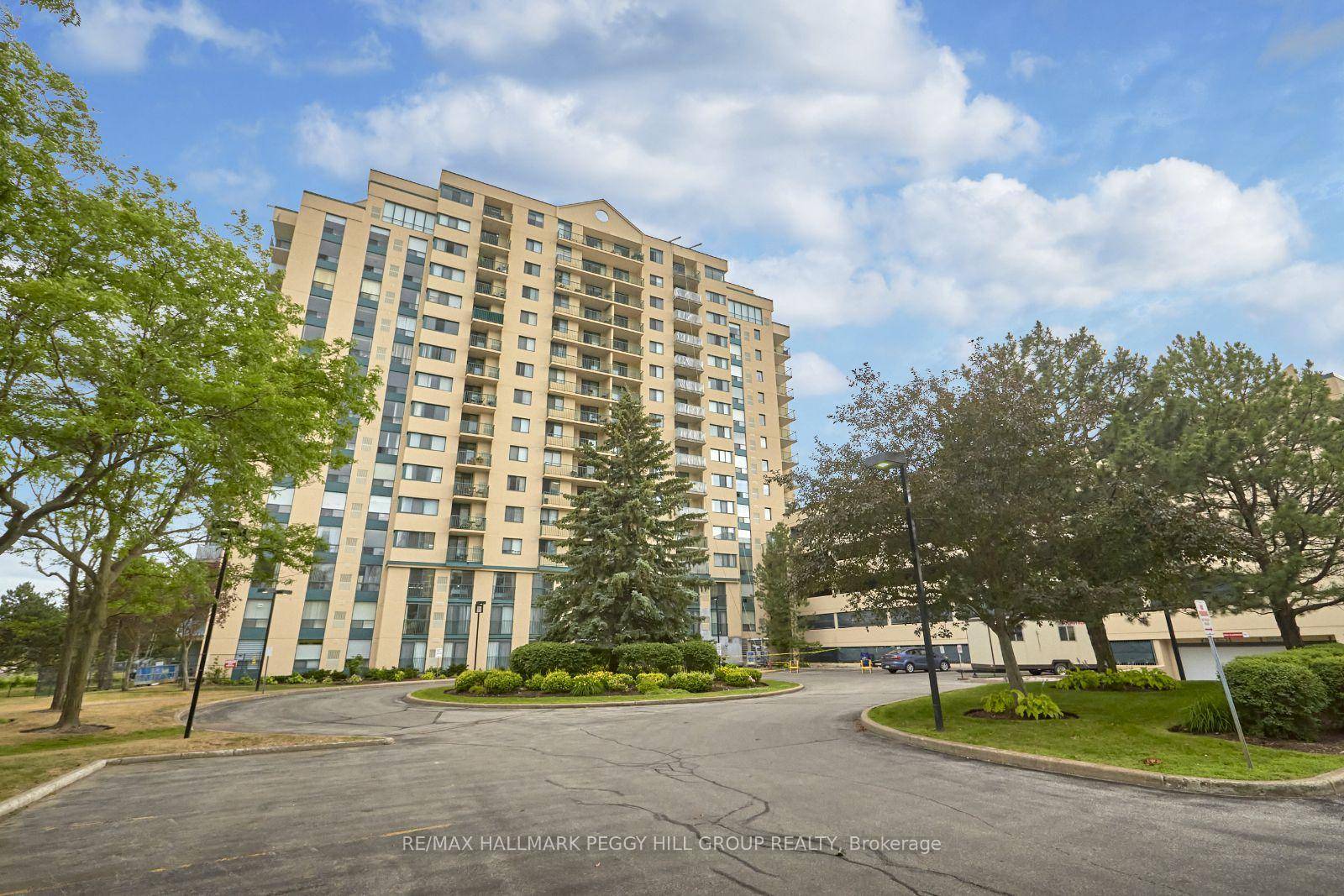 LAKESIDE LIVING MEETS DOWNTOWN ENERGY IN THIS RENOVATED CONDO FOR LEASE !