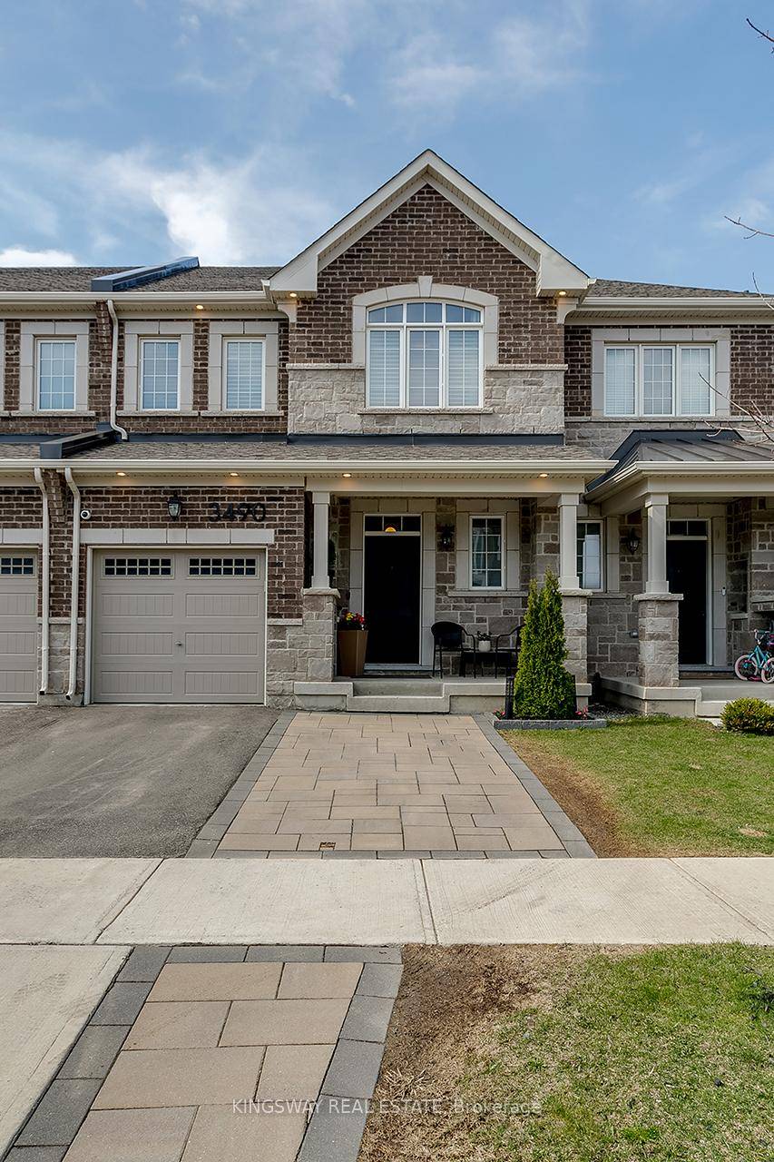 Stunning Executive Townhome Loaded with Designer Upgrades !