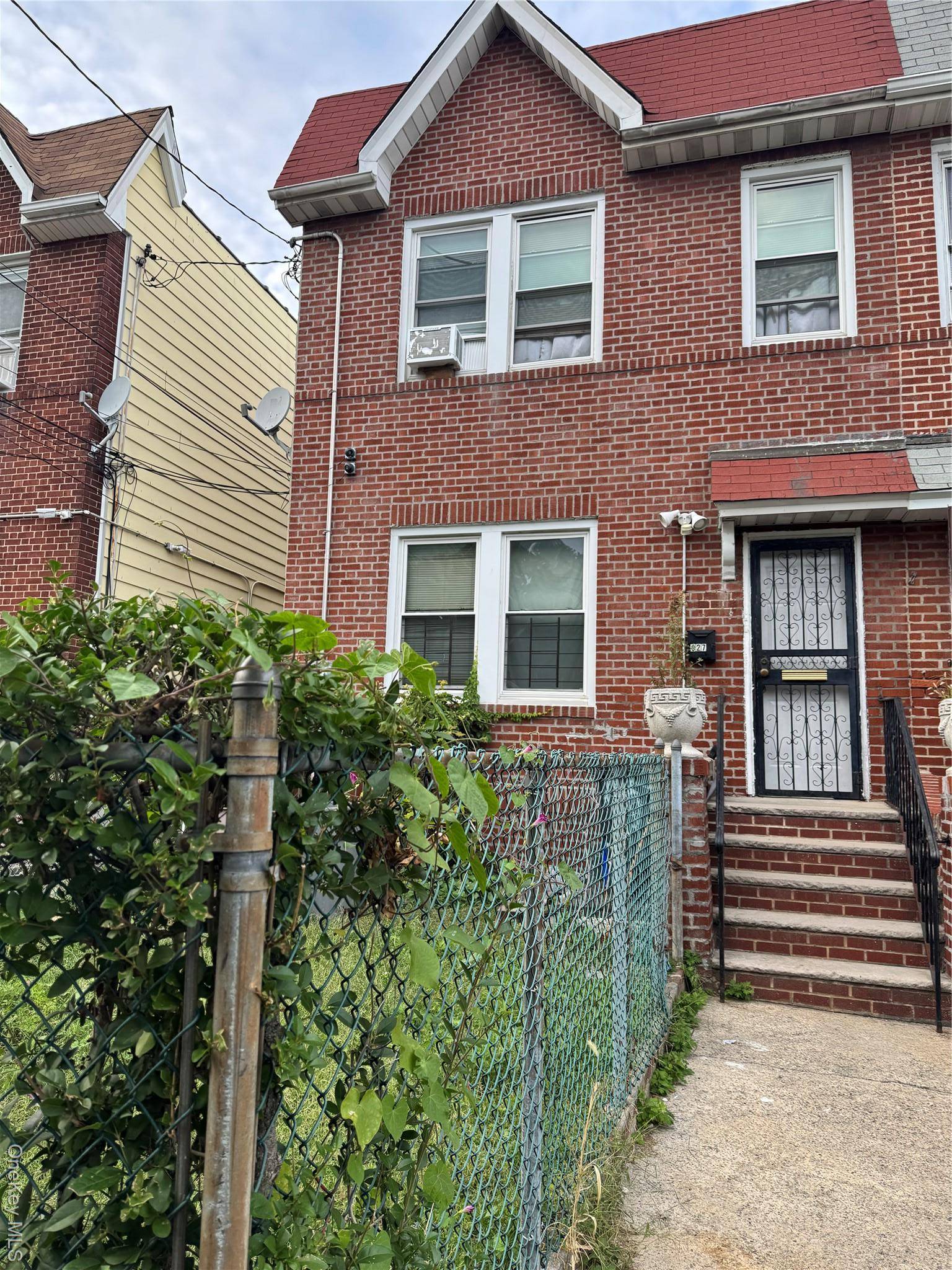 Welcome to this two family Brick home located in the Baychester area of the Bronx.