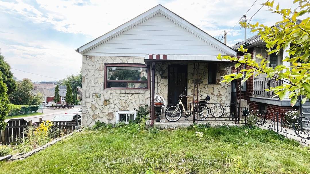 Full Furnished 2 Bedrooms and 2 Bathrooms Main floor in the heart of Midtown Toronto available for lease.