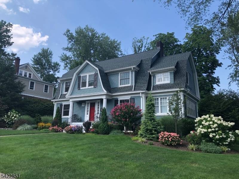 Distinctive Colonial nestled in one of Maplewood's coveted neighborhoods welcomes you with lovely curb appeal, professional landscaping and timeless renovations while maintaining its classic architectural character.