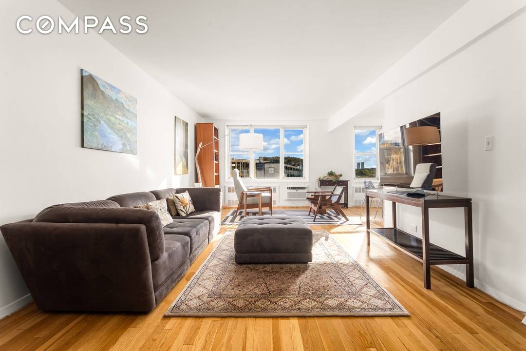 Sitting at the junction where the Harlem River meets the Hudson, this south and west facing Spuyten Duyvil home is sunlit with wonderful river views thoughout.