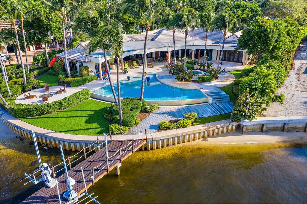 Situated on over one acre, this 5BR 5.