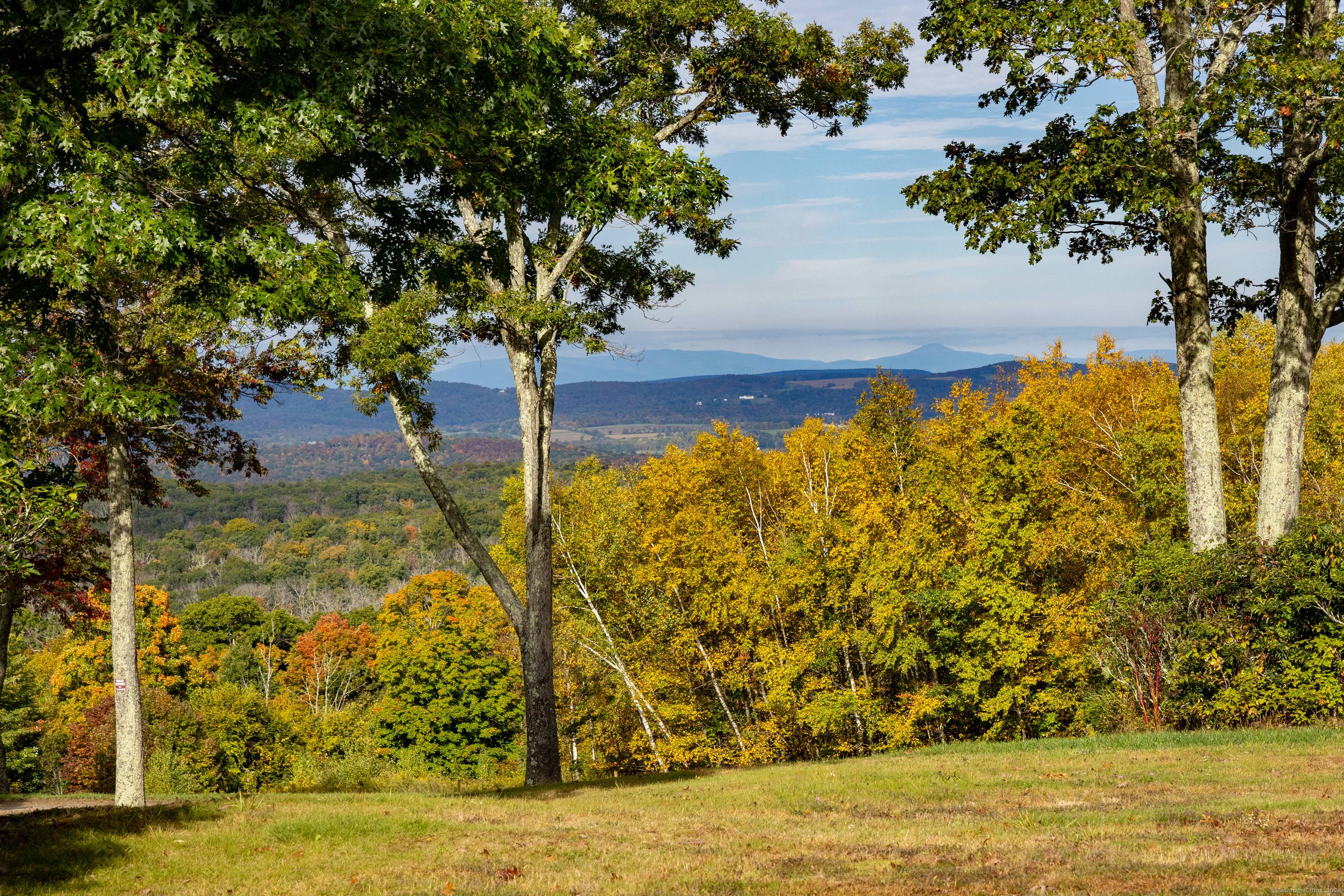 SUMMER in SHARON ! Fabulous long western views stretching out towards the Catskills can be seen from this spacious rental.