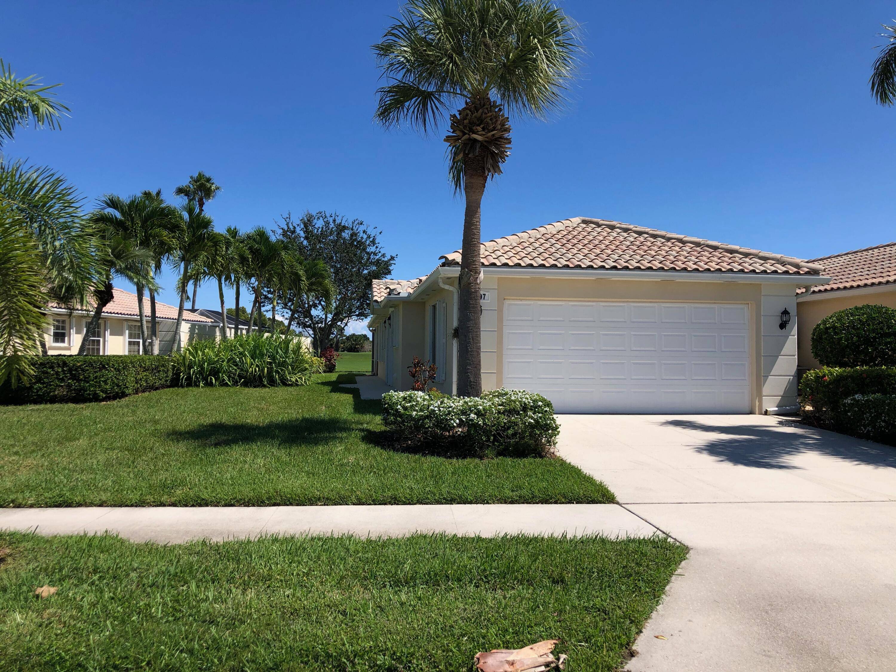 Well situated Capri 3 model on a cul de sac street with east facing views from your screened lanai.