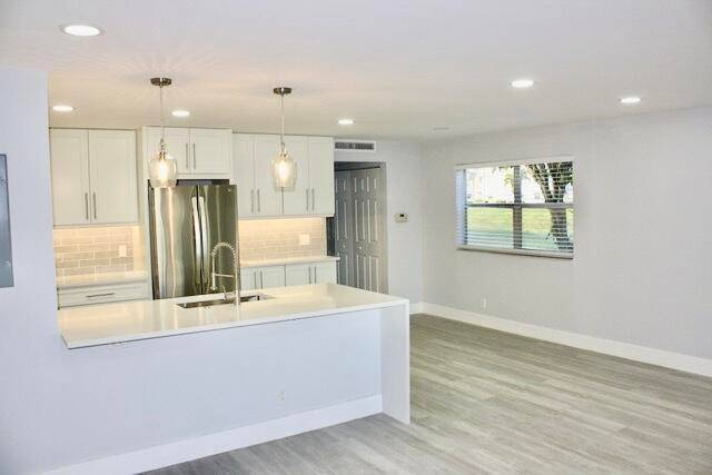 Fully Remodeled Apartment in the Highly Desirable Kings Point CommunityDiscover this beautifully renovated 1 bedroom, 1.