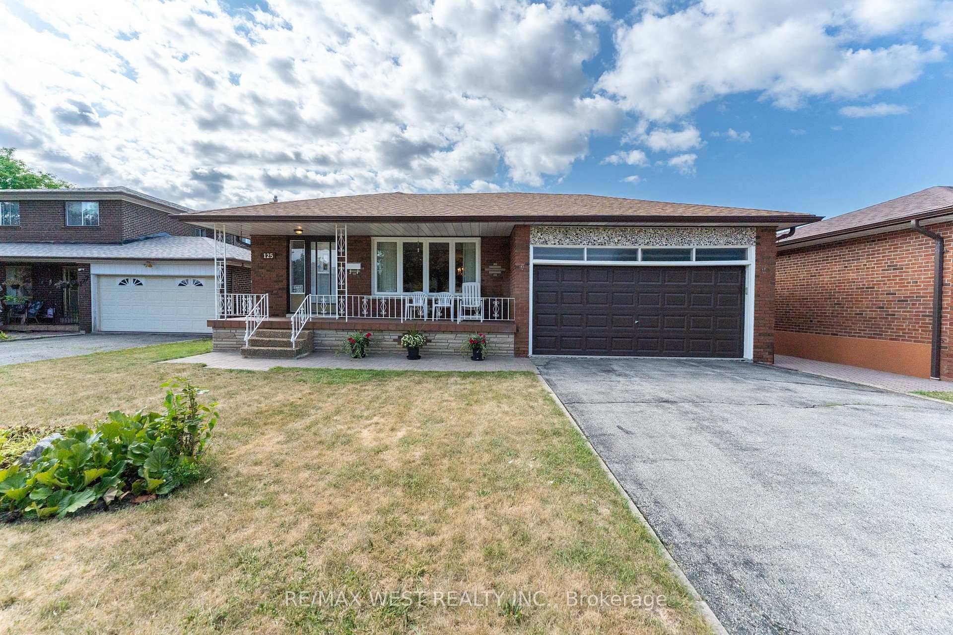 Step into a home where Nonna's meticulous care shines in every corner !