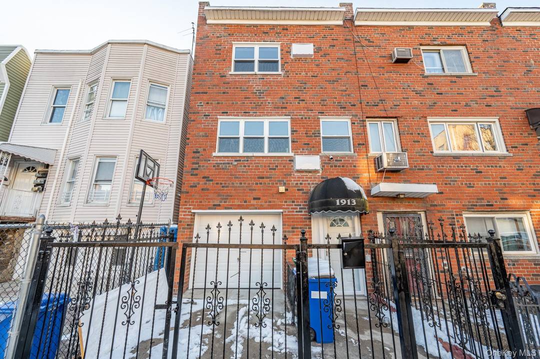 Don't miss this turn key condition semi detached single family home located at the Morris Park section of the Bronx.