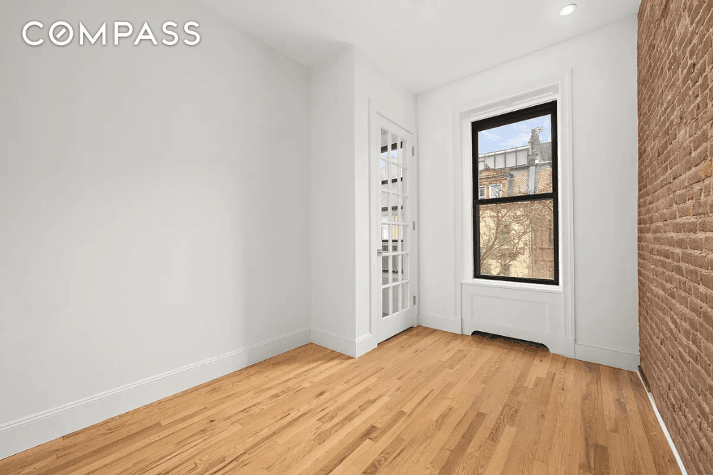 This sponsor unit is a charming 1 bedroom, 1 bathroom apartment located on the Upper West Side of New York City.