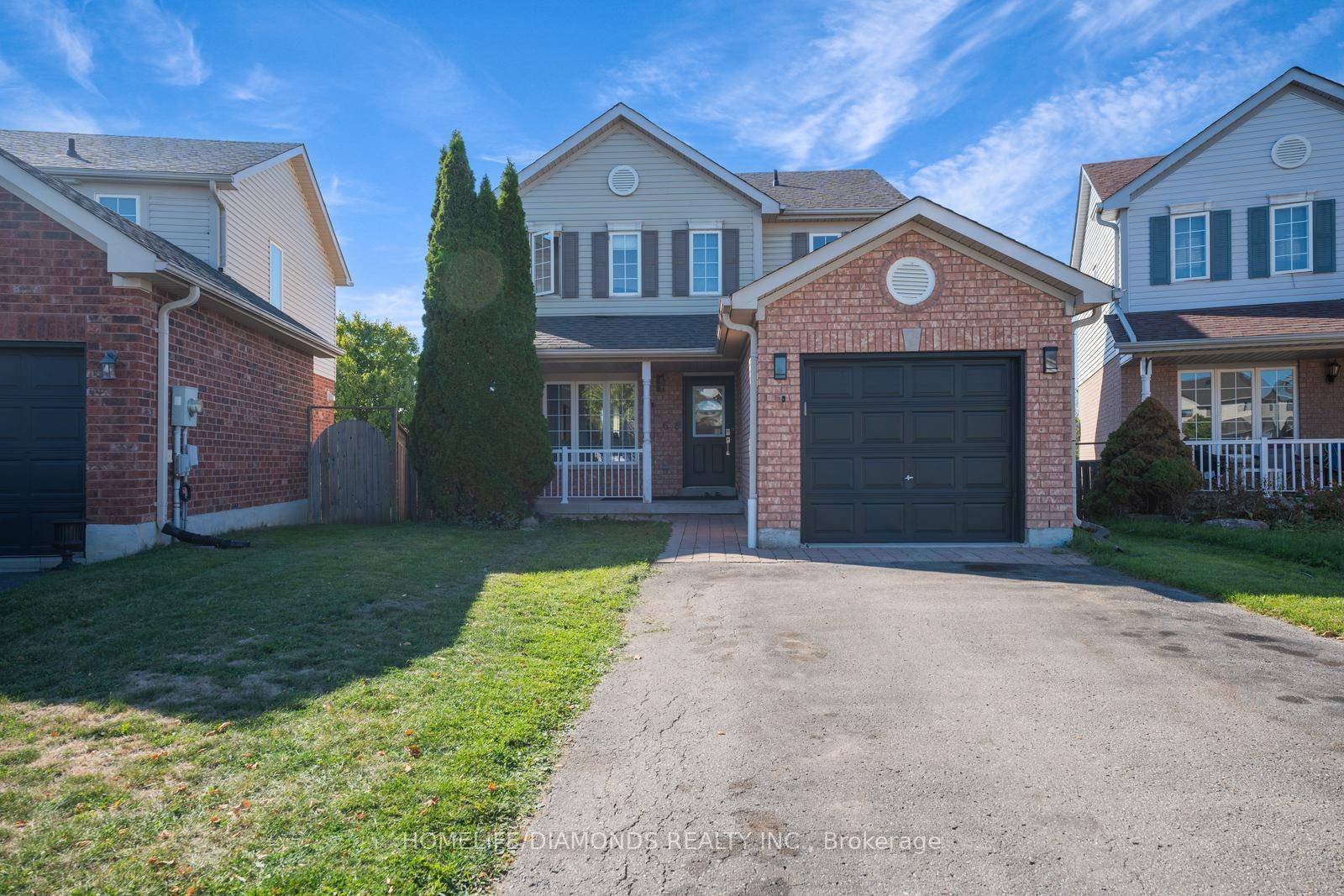 Welcome to 68 Heritage Court, a stunning detached all brick two Storey home nestled in the family friendly Painswick neighbourhood of South Barrie.