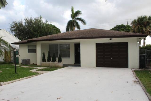 Beautiful just remodeled home with pool and full size sauna at the heart of Lake worth beach, Property is 10 minutes away from both Down Town West palm beach and ...