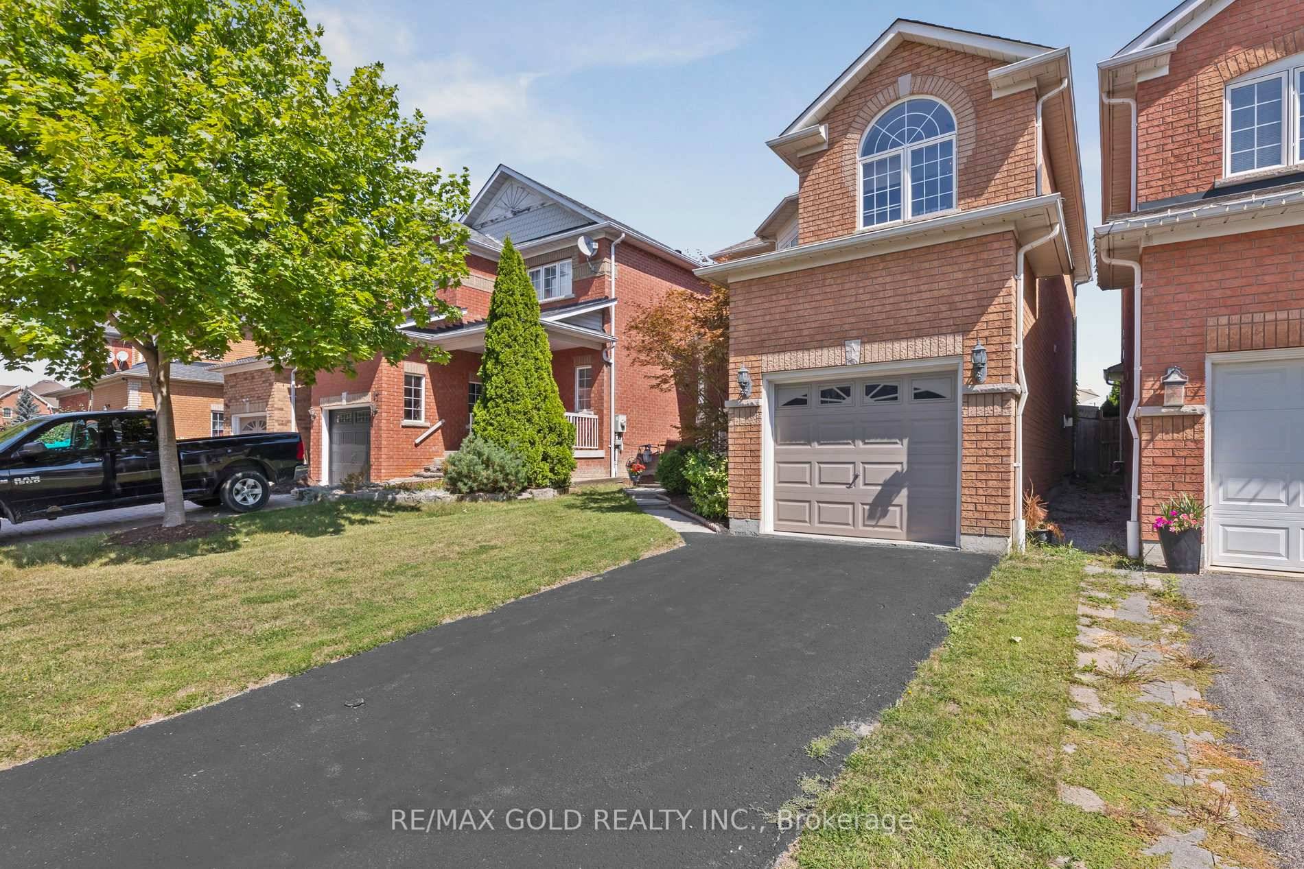 Welcome To 15 Blanchard Court, A Beautifully Situated Home On A Quiet Family Friendly Cul De Sac In One Of Brooklin's Most Desirable Areas.