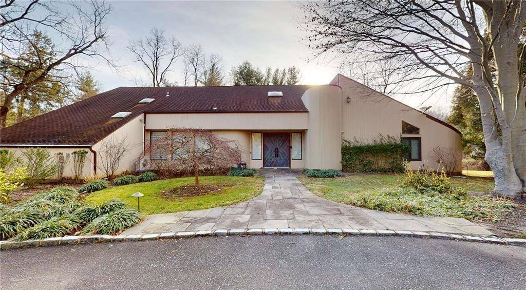 1981 development, Town of Oyster Bay, Contemporary 1 Family prodigious home, Expanded in 2 acres lot.