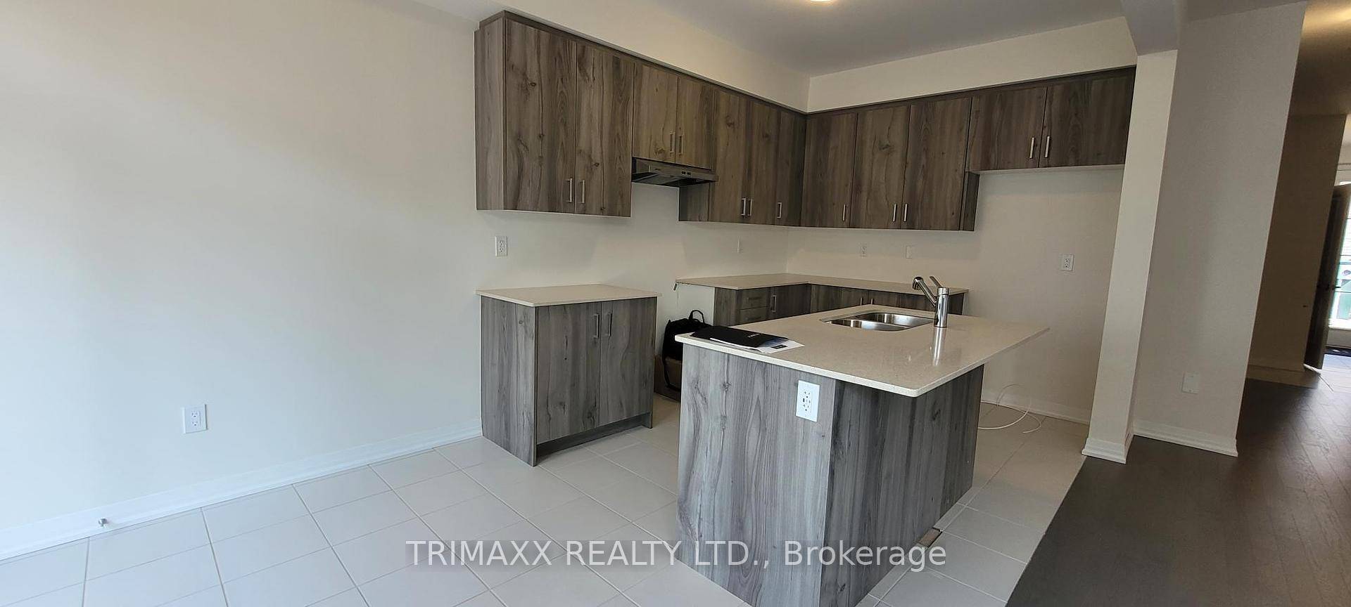 Welcome to Modern living at its finest in this Beautiful 3 Bedroom, 3 Bathroom townhouse less than 2years old in a prime location !
