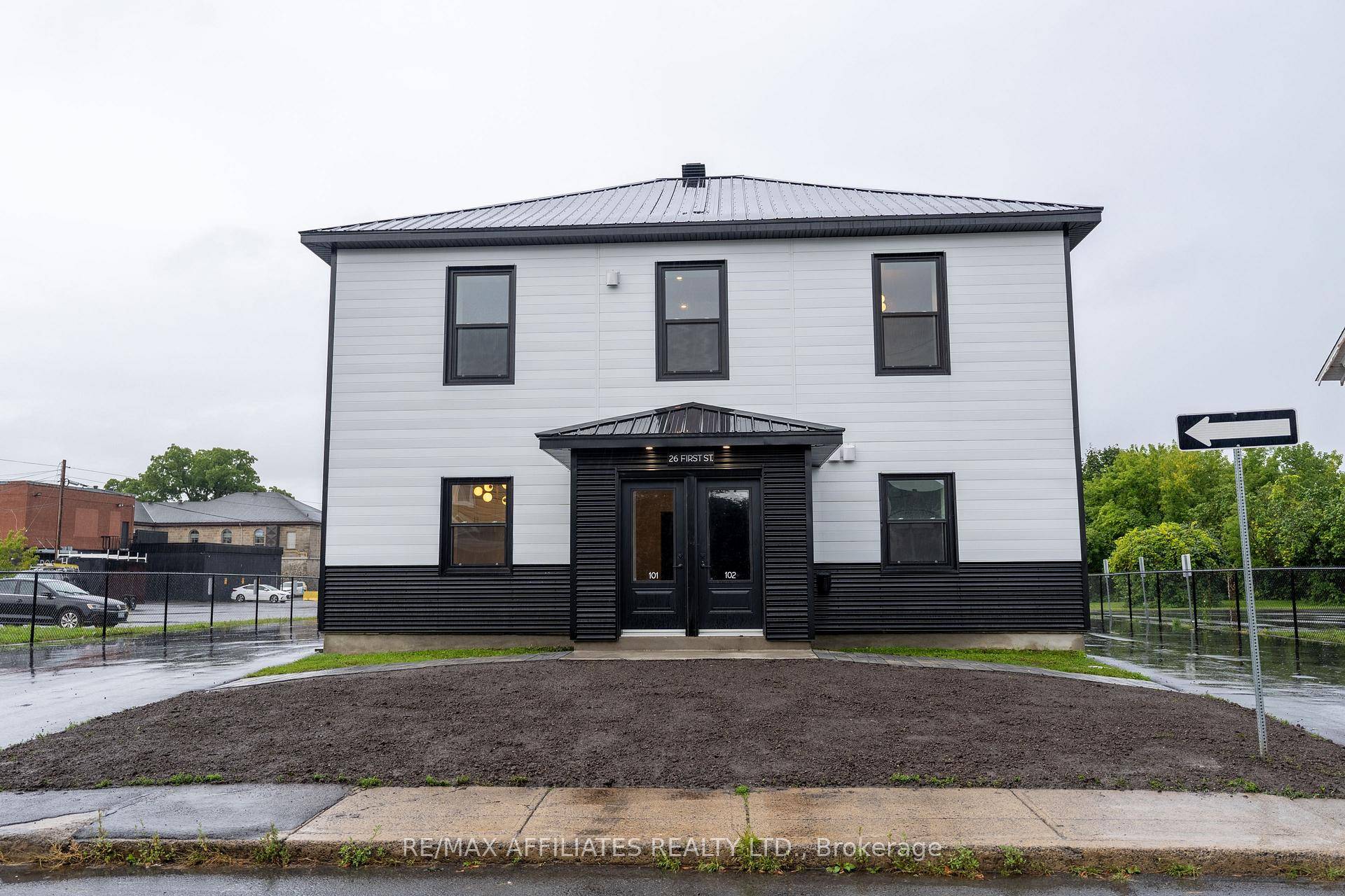 Newly and completely renovated, this bright and spacious 2 bedroom apartment features an open concept layout with modern finishes and plenty of natural light.