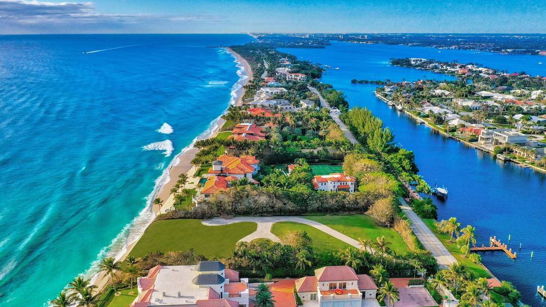 Boasting over 1. 4 acres, this Manalapan estate parcel offers 158 feet of direct oceanfrontage and over 200 feet of direct Intracoastal water frontage.