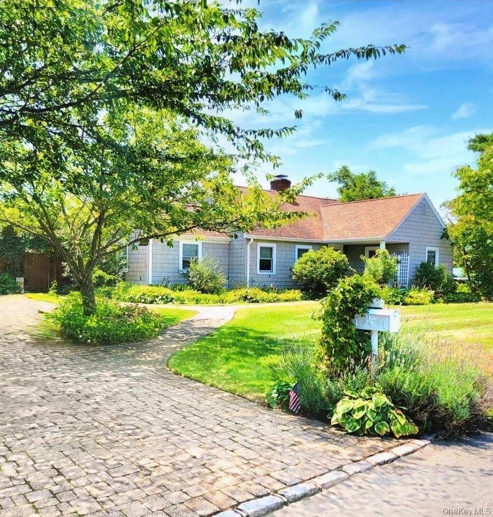 Experience refined living in this beautiful cape cod home located in Lindenhurst.