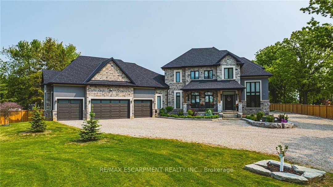 EMARKS FOR CLIENTSDiscover the perfect blend of luxury and country living in this stunning 3, 820 sq.
