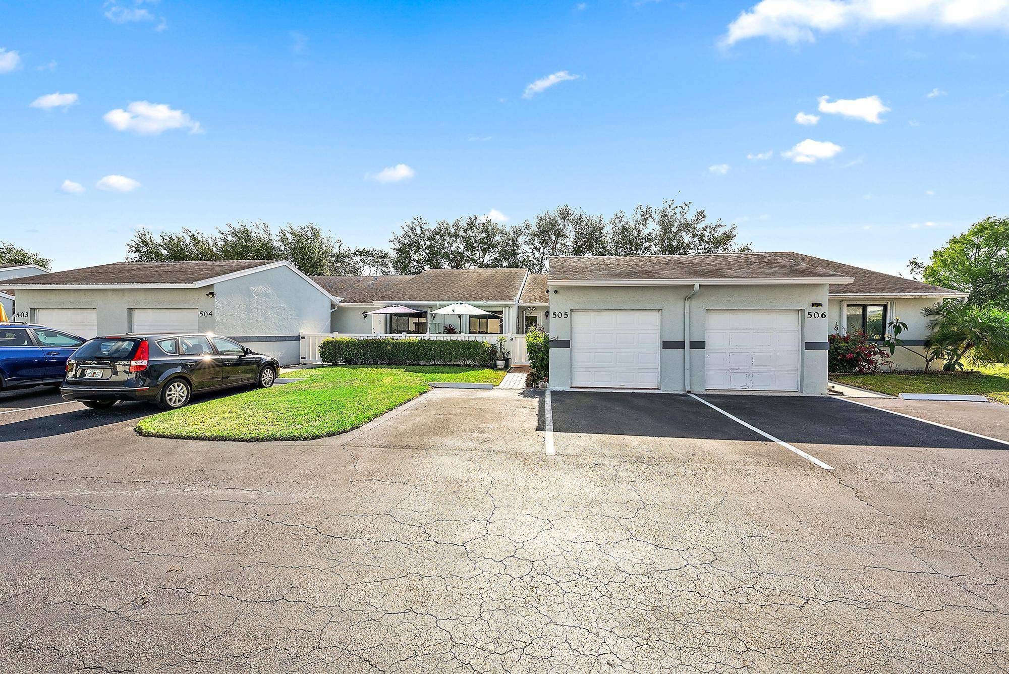 Beautifully Renovated Villa in The Arbours II Move In Ready !