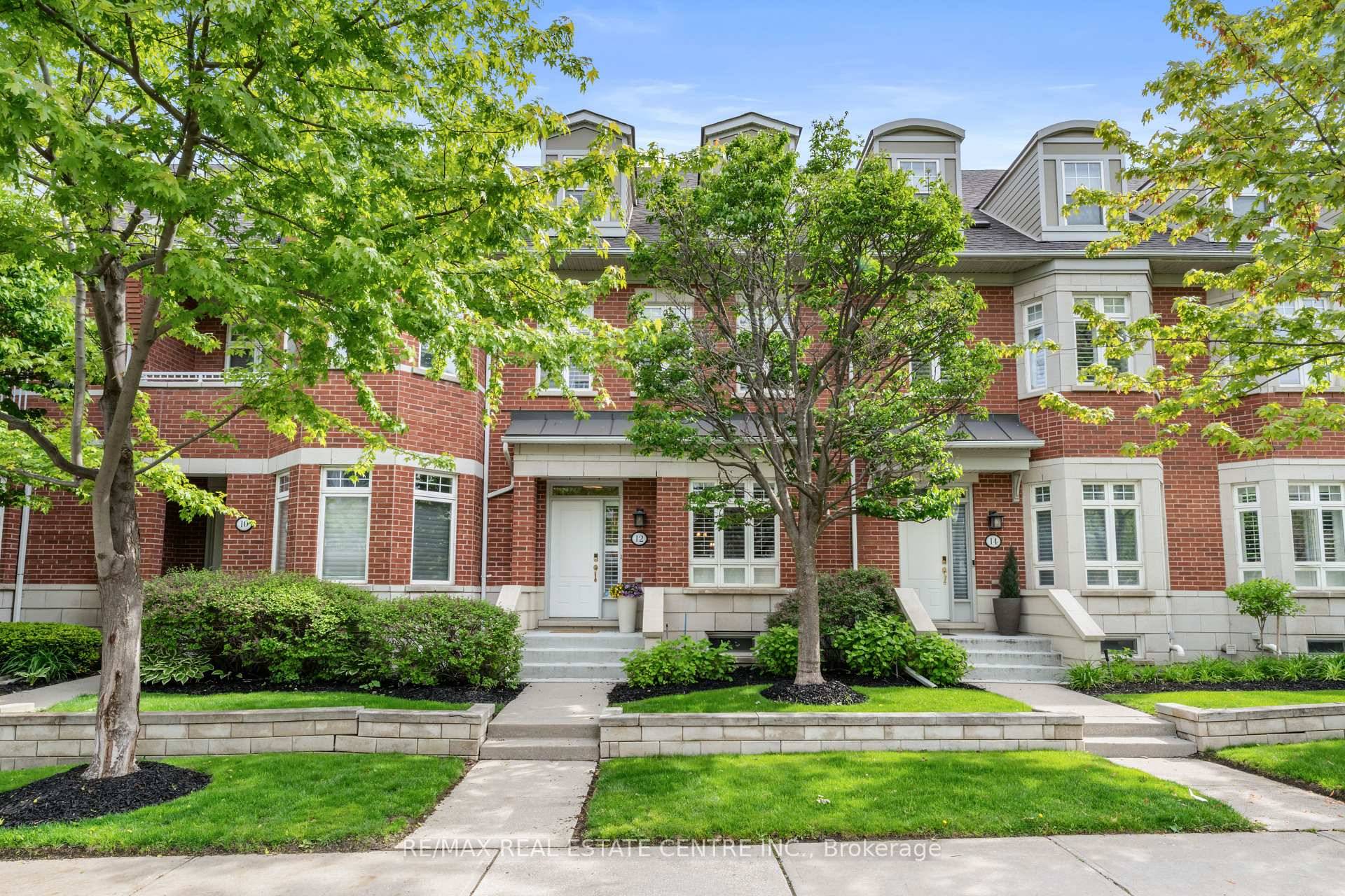 Welcome to waterfront living in the heart of Port Credit.