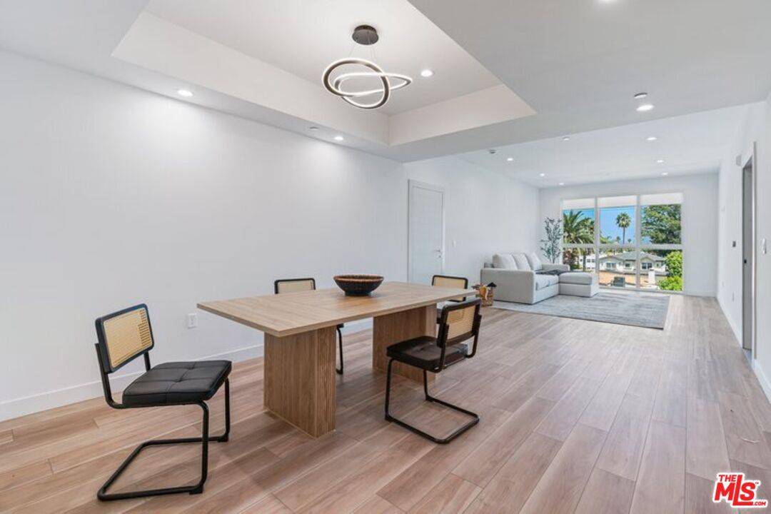 1444   Rexford Dr 2BR Beverlywood La
