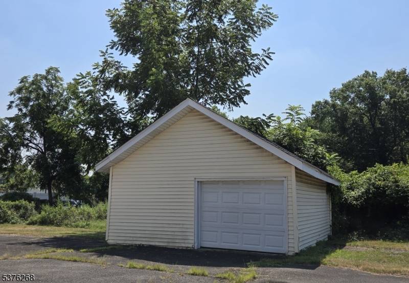 Exceptional Opportunity for Highway Development with Outstanding visibility and frontage !