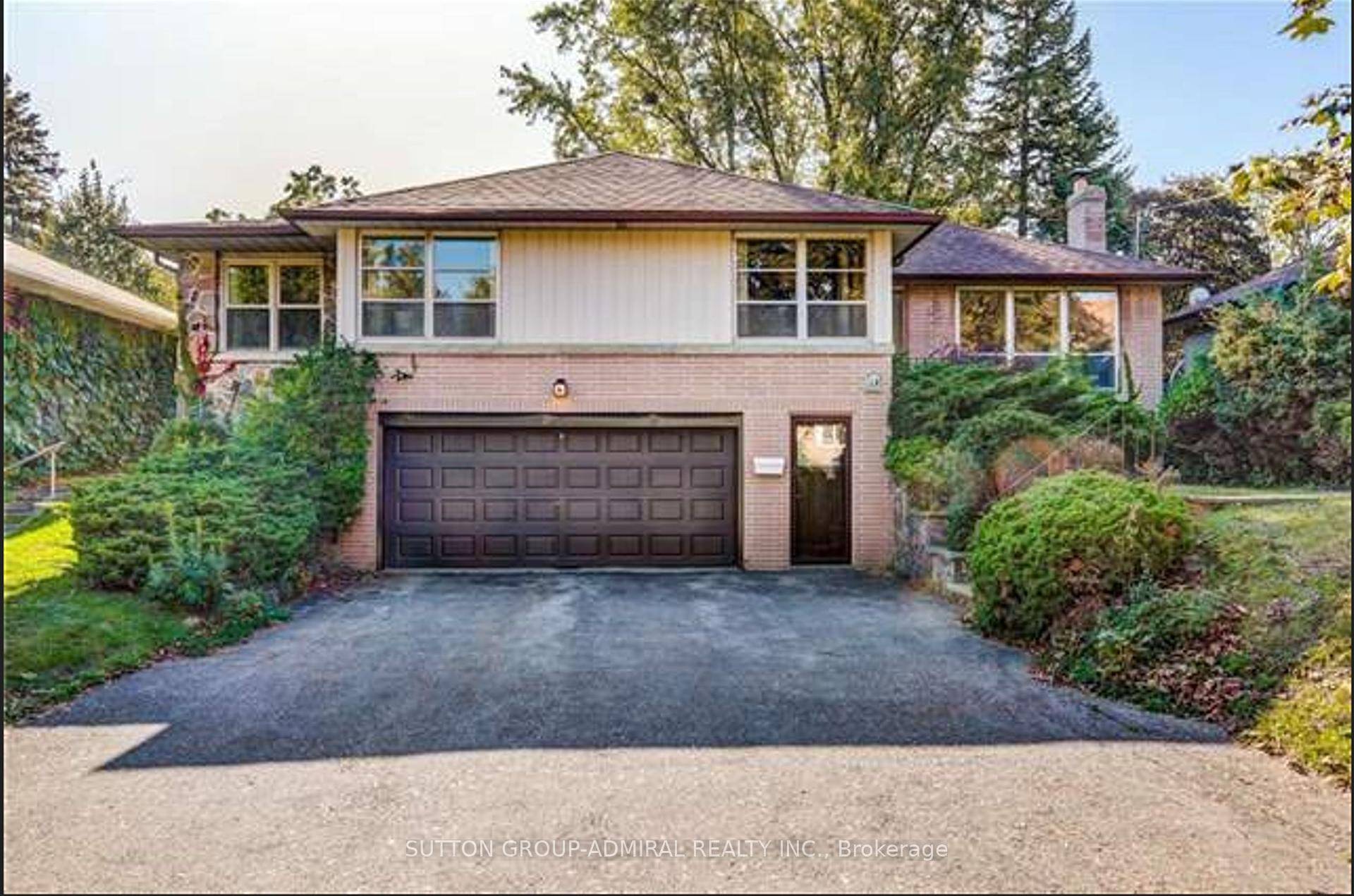 3 Bedrooms Finished Walk Out Basement, Large, Clean And Bright Unit, Separate Laundry, Walk In To Finch And Yonge Subway Station Quiet Neighborhood, Close To Schools, York University, Seneca College, ...