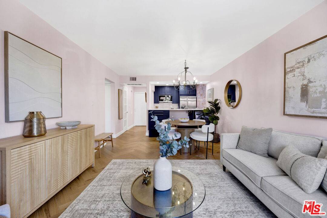 1351  N Orange Dr 1BR Hollywood Hills East La